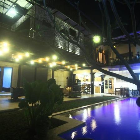 Villa Amalura I 요그야카르타 외부 사진
