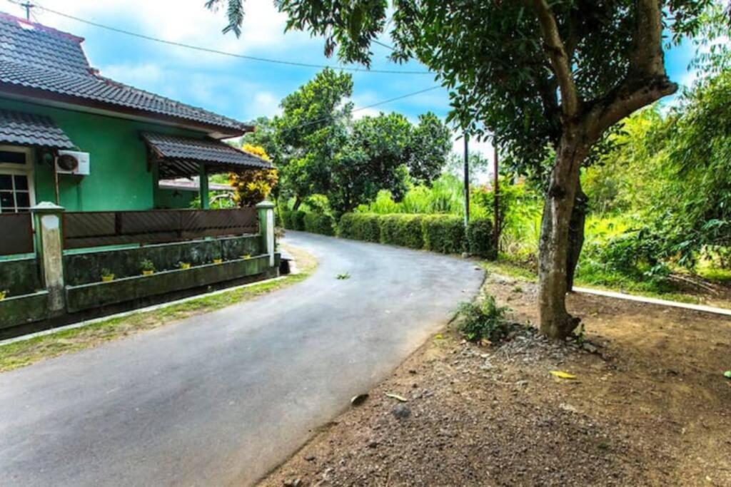 Villa Amalura I 요그야카르타 외부 사진